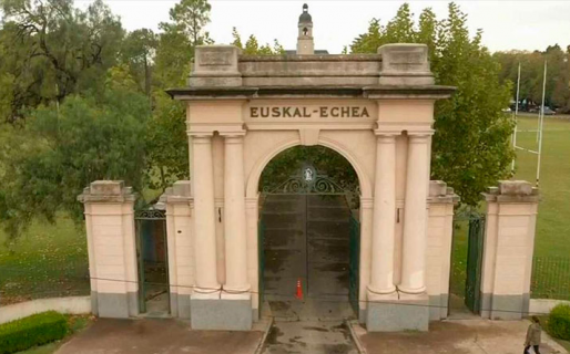 Un padre amenazó de muerte a un chico que le hacía bullying a su hija: “Te voy a sacar los ojos”