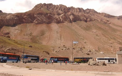 Este domingo se reabren todos los pasos fronterizos terrestres con Chile