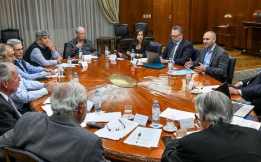 Inflación y salarios: los gremios apuestan a reajustes con un piso del 60% para este año