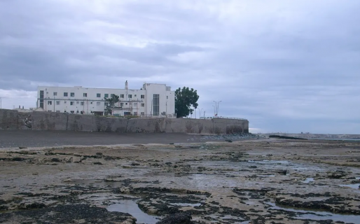 Perdió un costoso traje de neoprene y teme que quien lo encontró lo ponga a la venta