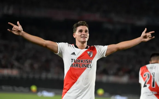 El gestazo que tuvo Julián Álvarez con una trabajadora de un peaje