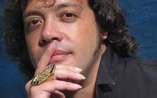 Aseguran que el fantasma de Leo Mattioli recorre una casa en Pinamar y hasta canta por las noches