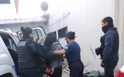 Una mujer irrumpió en la casa de su novio, lo agredió y amenazó de muerte