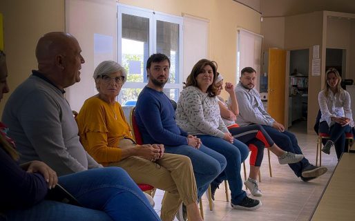 Nacho Torres y Ana Clara Romero visitaron el centro de jubilados Rada Tilly