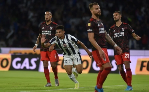 Un River deslucido perdió contra el último de la tabla en Córdoba