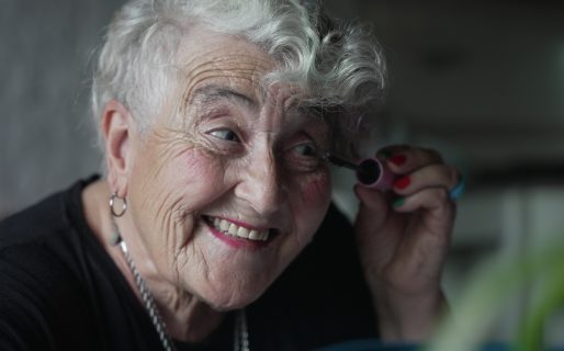 Tiene 72 años y la siguen más de 3 millones de personas en TikTok: “Soy la abuelita más famosa”