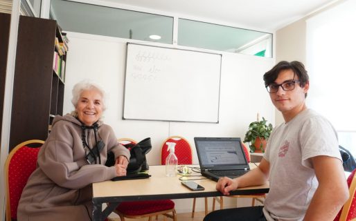 Rada Tilly: Continúan brindando ayuda a los vecinos para completar el censo online 2022