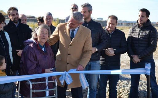 Arcioni inauguró la protección del Arroyo La Mata y anunció mejoramientos para Los Arenales