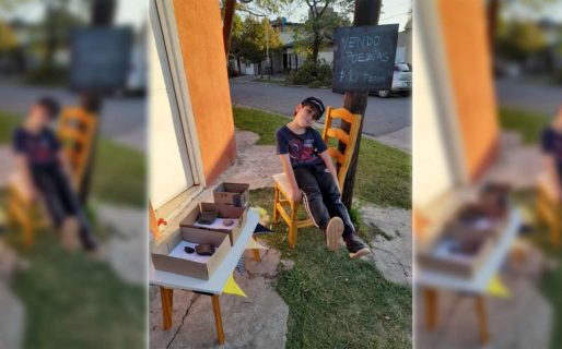 Tiene 8 años y armó su propio emprendimiento: vende las poesías de su abuelita por 10 pesos