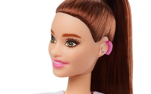 Inclusión: Barbie lanzó su primera muñeca con audífonos
