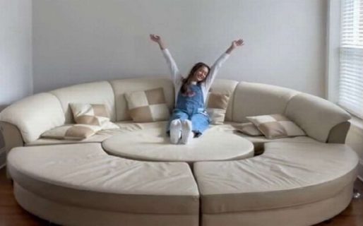 Compró un sillón barato y después descubrió que lo usaban en un bar de swingers