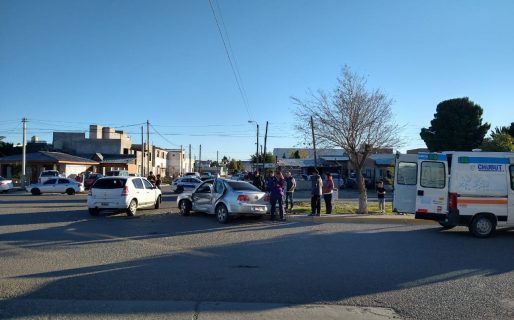 Una madre y su hijo, trasladados al Hospital tras sufrir un accidente vehicular