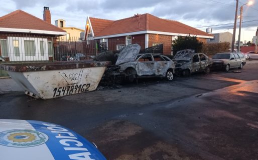 Tres vehículos y un contenedor fueron incendiados en Palazzo
