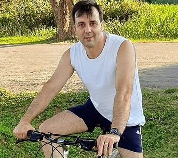 Acusado del crimen de su mamá, hermano e hija buscó en internet formas de matar gente