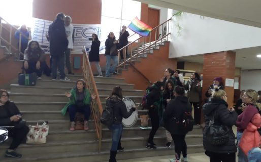 ATECh se concentra en el Ministerio y espera por la salida de Perata