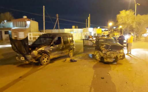 Dos automovilistas con alcoholemia positiva protagonizaron un fuerte choque