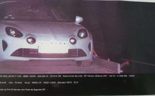 Lo llevaba la grúa y le hicieron una multa por exceso de velocidad