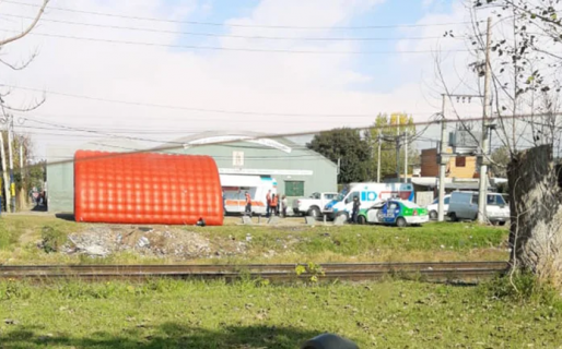 Revisó el WhatsApp de su hija de 12 años y descubrió que el vecino de enfrente abusaba de ella