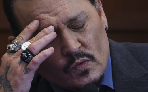 “Este hijo es tuyo”, una mujer irrumpió en el juicio de Johnny Depp y Amber Heard y causó estupor