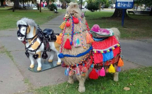 Vecinos denunciaron a los organizadores de una fiesta por maltrato animal, pero eran muñecos