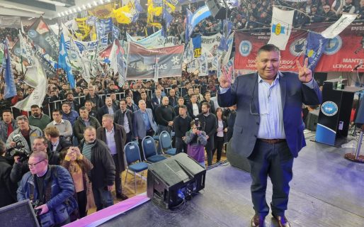 En un multitudinario acto, ‘Loma’ Ávila asumió su tercer mandato al frente del Sindicato Petrolero