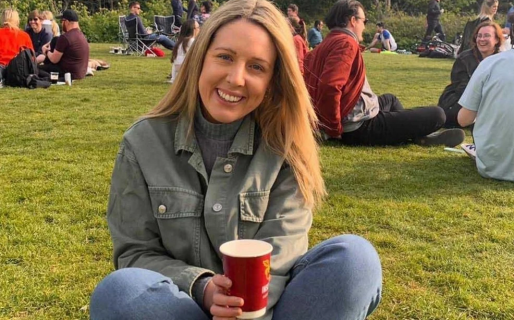 Tenía 31 años, iba al gimnasio y caminaba 10.000 pasos por día: murió mientras dormía plácidamente