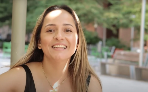 La madre soltera que se hizo rica sacando piojos: “Descubrí que es una mina de oro”