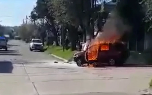 Lo denunciaron por violencia de género, se prendió fuego frente a la casa de su ex y murió