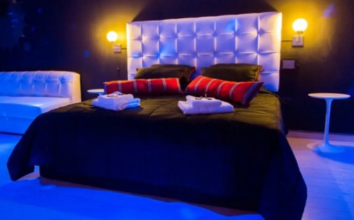 Denunció que le robaron el arma del auto, pero se la había olvidado en un telo