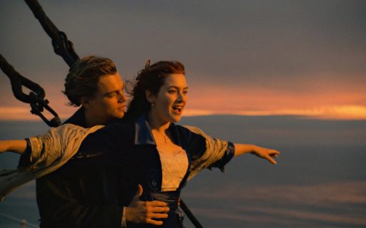 Una pareja quiso recrear la icónica escena de Titanic pero caen al mar: Ella se salvó y él se ahogó
