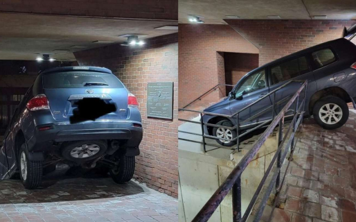 Una joven trató de manejar por unas escaleras para llegar a una calle y culpó al GPS