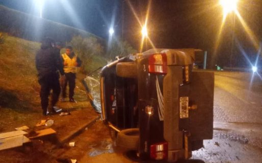 Conducía alcoholizado y volcó a la altura del Chalet Huergo