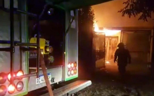 Una jubilada quemó hojas, incendió por accidente su casa y se quedó en la calle