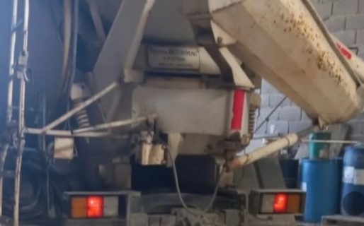 Un hombre de 40 años sufrió la amputación de su brazo mientras rellenaba un camión con hormigón