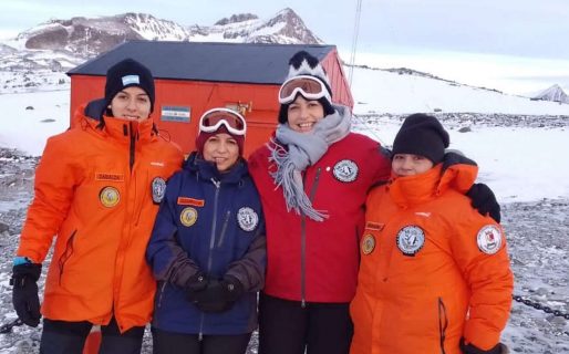 Cuatro mujeres, a cargo de la única radio de la Antártida: “El objetivo es contar cómo vivimos acá”
