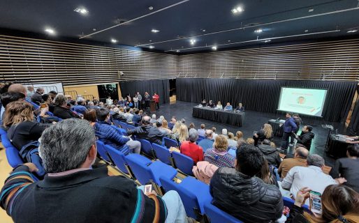 Referentes del Radicalismo participaron de un panel de discusión con la presencia de vecinos