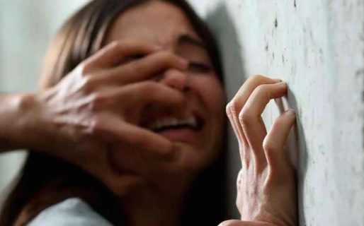 Una adolescente grabó la voz de un policía mientras la violaba en una comisaría