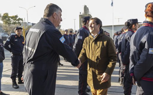 Luque acompañó a los bomberos en su día