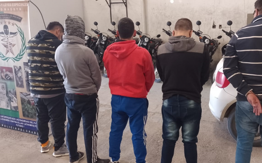 La Policía del Chubut realizó siete allanamientos con depuración interna incluida