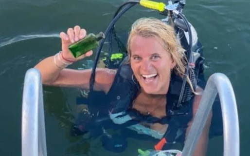 Hallan en el mar una botella con un mensaje escrito hace un siglo y encuentran a la hija de quien lo escribió