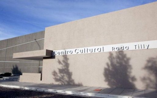 Centro Cultural Rada Tilly: Función de teatro y show de percusión con señas