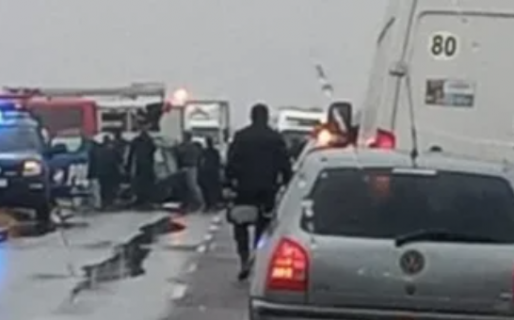 Un papá, una mamá y su nene viajaban por la ruta, un auto los chocó de frente y su hijito falleció en el acto