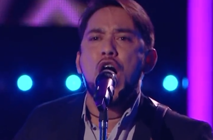 El comodorense Esteban Muia, no pasó la batalla en La Voz Argentina
