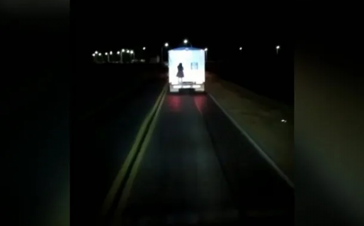 Terror en las rutas por la presencia de una «mujer fantasma»