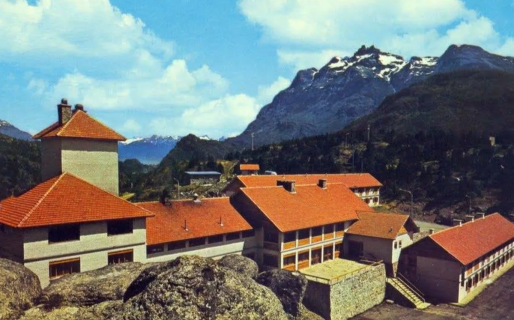 La increíble historia del hotel abandonado en el corazón de la Patagonia que hoy está en ruinas