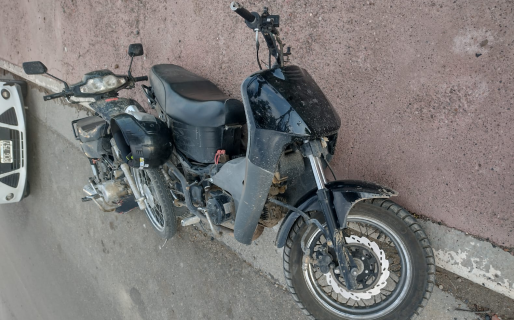Dos jóvenes armados que circulaban en moto fueron detenidos