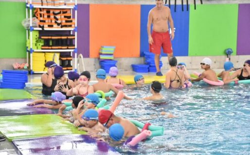 Los más chicos siguen disfrutando de Natación Barrial