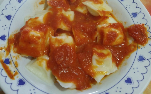 Una vecina de 87 años “lo adoptó” y lo agasaja con las mejores comidas