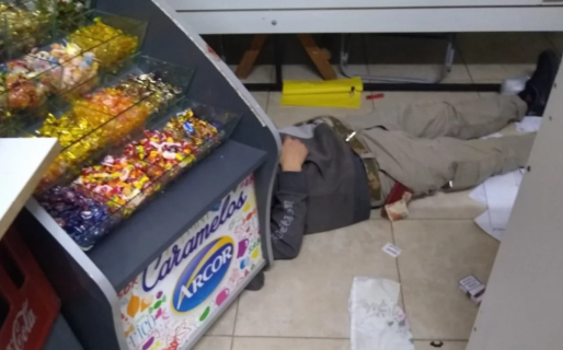 Se quedó dormido mientras robaba un kiosco