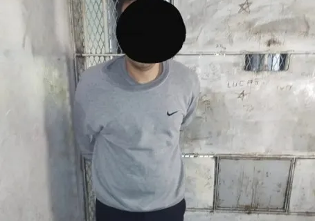 Agarró el celular de su marido y halló un video de él violando a su hija de siete años